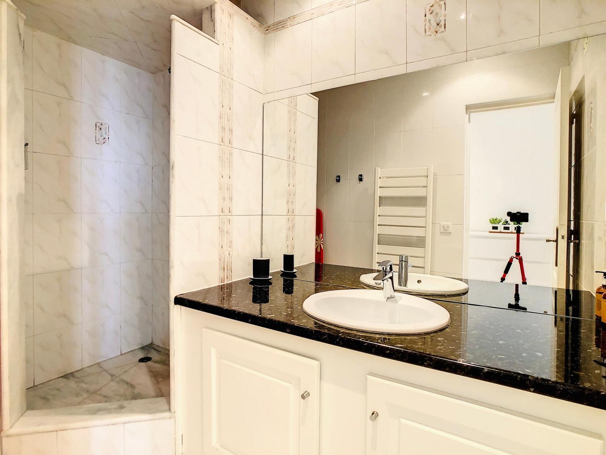 1 Bedroom Flat With Balcony Cannes Center Croisette 6Ppl ภายนอก รูปภาพ